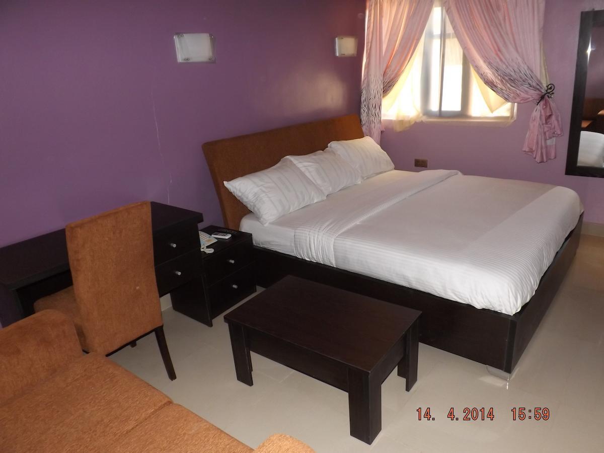 Ben Auto Hotel Лагос Номер фото