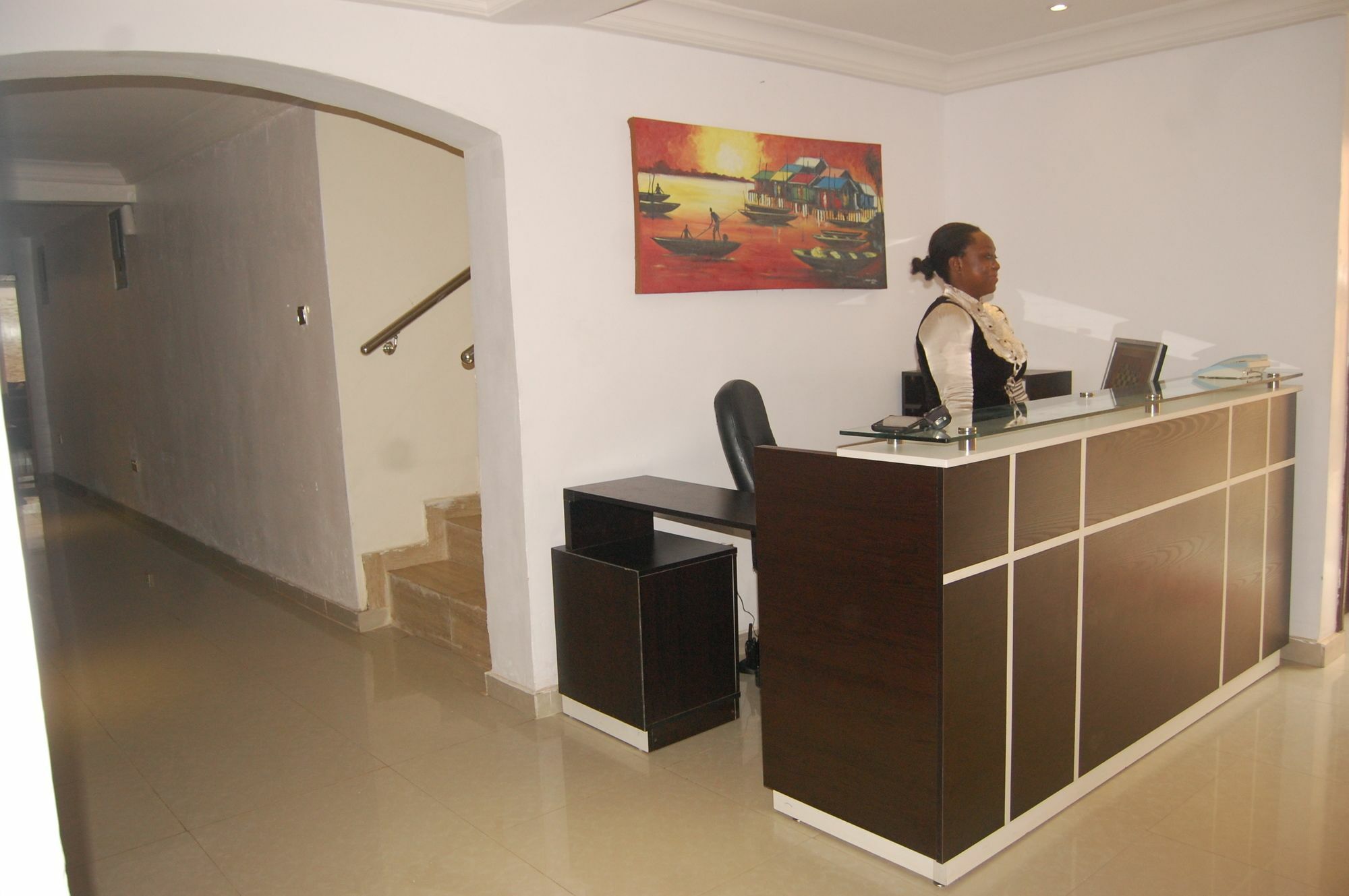Ben Auto Hotel Лагос Экстерьер фото