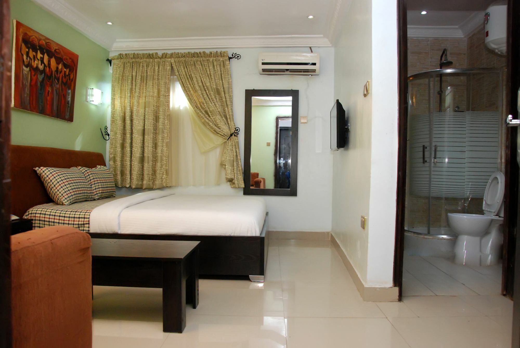 Ben Auto Hotel Лагос Экстерьер фото